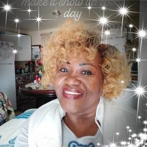 Meet your Posher, Debbie